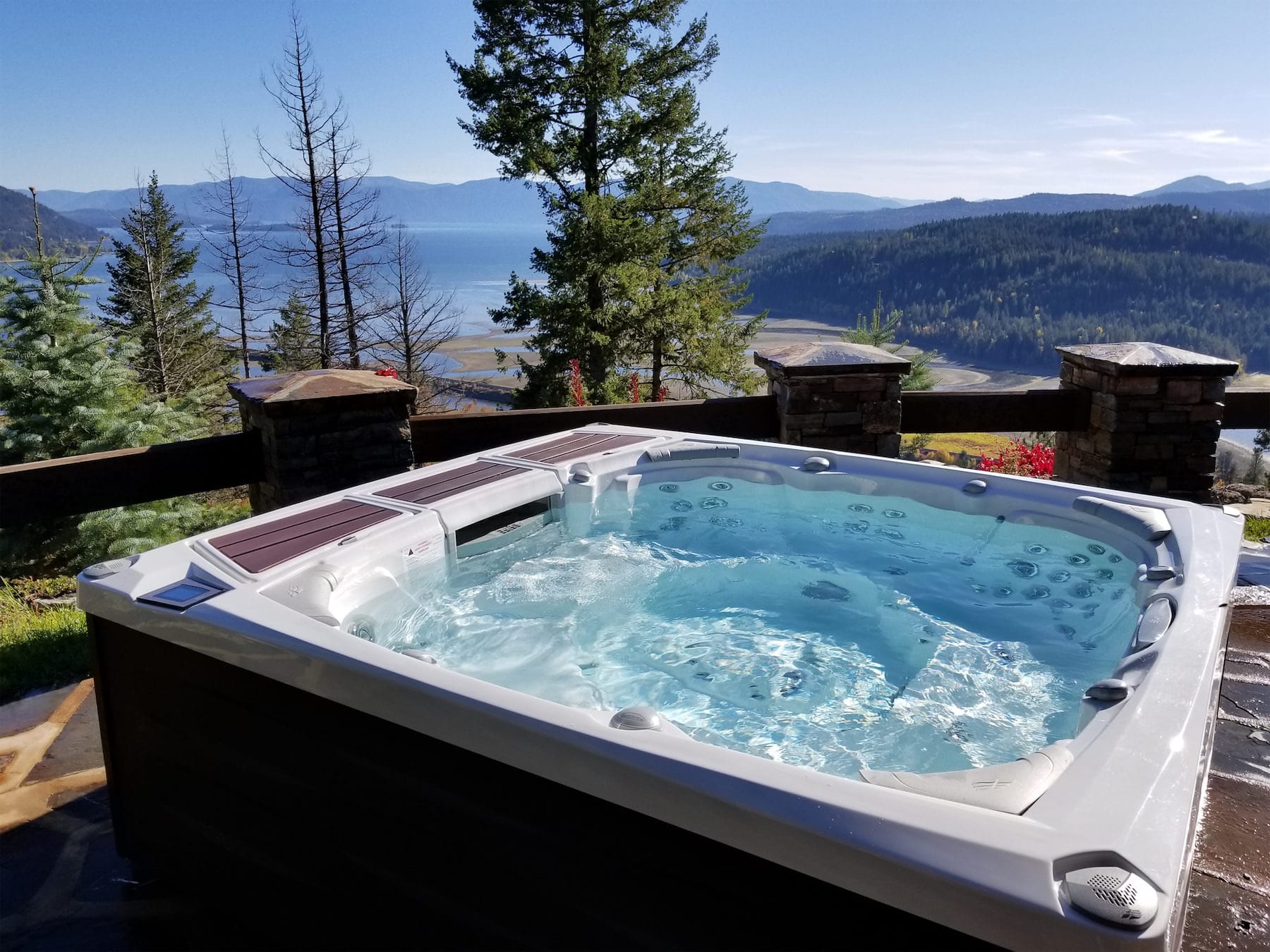 Top 3 Hot Tub Features That Every Spa Should Have